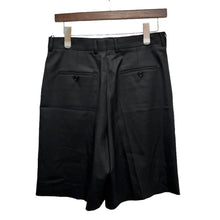 Load image into Gallery viewer, CELINE セリーヌ 2タックウールショートパンツ 2P524673D