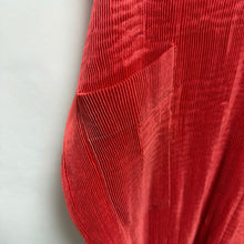 Load image into Gallery viewer, im MIYAKE DESIGN STUDIO イッセイミヤケ デザインスタジオ プリーツデザインエプロンドレスワンピース 14121