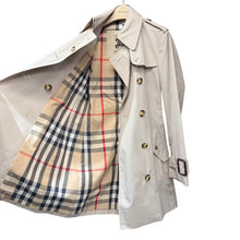 画像をギャラリービューアに読み込む, BURBERRY バーバリー クラシックトレンチコート GBBURLIMCAS 36 アイボリー 15220