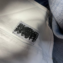 Load image into Gallery viewer, CLASS クラス 23SS 12oz DENIM AGING FINISH ビッグワイドデニムショートパンツ