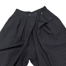 Load image into Gallery viewer, COMME de GARCONS COMME des GARCONS コムコム コムデギャルソン 16SS タックデザインストライプワイドハーフパンツ RQ-P011 13895