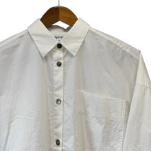 Load image into Gallery viewer, nagonstans ナゴンスタンス 23AW クロップドバックプリーツ半袖シャツ 470GA430-0690 M ホワイト R14639