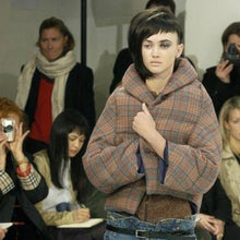 Load image into Gallery viewer, JUNYA WATANABE ジュンヤワタナベ 04AW チェック柄ダウンジャケット JN-J024 AD2004