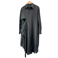 Lade das Bild in den Galerie-Viewer, S'YTE by yohji yamamoto サイト ヨウジヤマモト WASHER FINISHED WOOL GABARDINE SHIRT DRESS WITH DOUBLE-TAILORED RIGHT FRONT ウールギャバジンデザインシャツ UY-B02-101 2 ブラック 15828