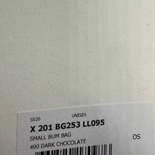 Load image into Gallery viewer, LEMAIRE ルメール 20SS SMALL BUM BAG Croissant Bag レザーショルダーバッグ クロワッサンバッグ BG253 LL095 13998