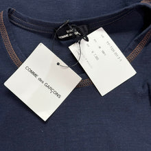 이미지를 갤러리 뷰어에 로드 , tricot COMME des GARCONS トリココムデギャルソン ブラウンステッチタンクトップ AD2002 TF-T026 ネイビー 14994