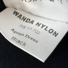 画像をギャラリービューアに読み込む, WANDA NYLON ワンダナイロン 17AW Apron Dress エプロンドレスワンピース 38 ブラック 15348