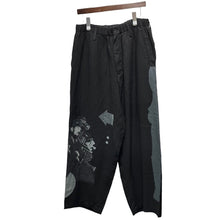 画像をギャラリービューアに読み込む, Yohji Yamamoto POUR HOMME ヨウジヤマモトプールオム 24SS 異素材切替グラフィックイージーワイドパンツ HS-P55-822