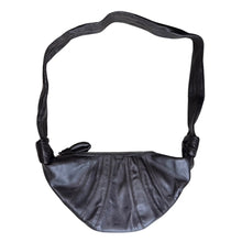 Load image into Gallery viewer, LEMAIRE ルメール 20SS SMALL BUM BAG Croissant Bag レザーショルダーバッグ クロワッサンバッグ BG253 LL095 13998