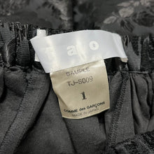 画像をギャラリービューアに読み込む, tao COMME des GARCONS タオ コムデギャルソン 22AW SAMPLE 花柄刺繍イージープリーツスカート