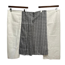 Lade das Bild in den Galerie-Viewer, COMME des GARCONS コムデギャルソン 99SS ピン付きフラワーレースデザイン巻きスカート AD1998