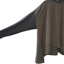 Lade das Bild in den Galerie-Viewer, ENFOLD エンフォルド 22AW CURVE-HEM KNIT SLEEVE PULLOVER ニットスリーブオーバーサイズカットソー 300FA270-2700 38 ブラウン 14804