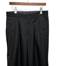 Load image into Gallery viewer, ADAM ET ROPE アダムエロペ NIKKE 2タックワイドスラックスパンツ GMS-13260-B ブラック 14026