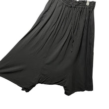 将图片加载到图库查看器,Y's ワイズ 23SS FLARE PANTS レーヨンサルエルパンツ YZ-P12-200 13855