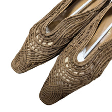 Load image into Gallery viewer, Mame Kurogouchi マメクロゴウチ 23SS Cord Embroidery Egg Heel Pumps コード刺繍エッグヒールパンプス MM23SS-AC305 14203