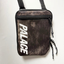 画像をギャラリービューアに読み込む, PALACE パレス 19SS Real Tree Body Sack ショルダーポーチ バッグ 14057