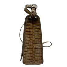 Lade das Bild in den Galerie-Viewer, FOXEY フォクシー VICTORIA クロコ型押し2WAYショルダーバッグ MADE IN ITALY イタリア製 ブラウン 3508