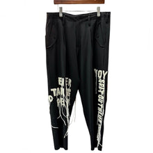 画像をギャラリービューアに読み込む, Yohji yamamoto POUR HOMME ヨウジヤマモトプールオム 24AW アップリケメッセージデザインウールギャバジンワイドパンツ HO-P70-534 14275