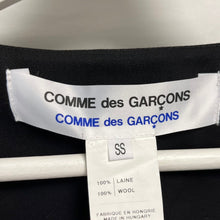 Load image into Gallery viewer, COMME des GARCONS COMME des GARCONS コムコム コムデギャルソン ボタンデザインバックプリーツウールワンピース