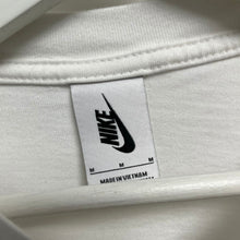 Load image into Gallery viewer, NIKE×STUSSY ナイキ ステューシー 20AW Reach The Beach Posse Tee プリントTシャツ DD3070-121