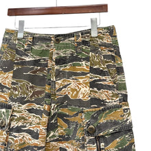 Lade das Bild in den Galerie-Viewer, DRIES VAN NOTEN ドリスヴァンノッテン 20SS カモフラ柄カーゴショートパンツ 46 カーキ 14722