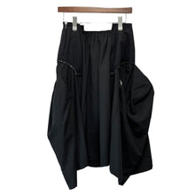 Load image into Gallery viewer, COMME des GARCONS コムデギャルソン 17AW フラノウール再構築カットオフデザインワイドスカート GT-S023