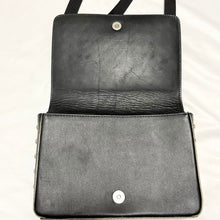 Load image into Gallery viewer, COMME des GARCONS コムデギャルソン スタッズレザーショルダーバッグ ポシェット