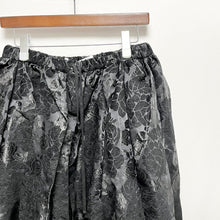 画像をギャラリービューアに読み込む, tao COMME des GARCONS タオ コムデギャルソン 22AW SAMPLE 花柄刺繍イージープリーツスカート