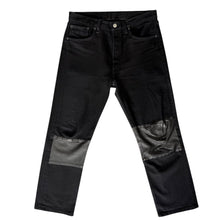 Load image into Gallery viewer, Maison Martin Margiela メゾンマルタンマルジェラ アーティザナル レザー切替再構築ブラックデニムパンツ 14530