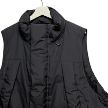 Lade das Bild in den Galerie-Viewer, DAIWA PIER39 ダイワ ピアサーティナイン 23AW GORE-TEX WINDSTOPPER FIELD DOWN VEST ダウンベスト BW-18023W 13927