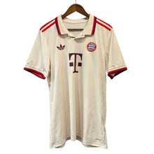 Load image into Gallery viewer, adidas アディダス FCバイエルン 24/25 サードユニフォーム OLISE ナンバー17 Tシャツ 2XL ベージュ  IZ3129 14749