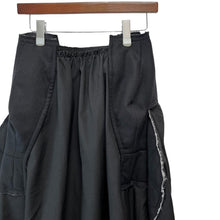 Load image into Gallery viewer, COMME des GARCONS コムデギャルソン 17AW フラノウール再構築カットオフデザインワイドスカート GT-S023