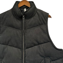 Load image into Gallery viewer, CCU シーシーユー 25AW PADDING VEST COW NUBUK 中綿レザーベスト 1 ブラック 15137