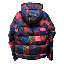 Load image into Gallery viewer, A BATHING APE アベイシングエイプ SAMPLE マルチカラーカモフラパッチワークプリントフーデットダウンジャケット