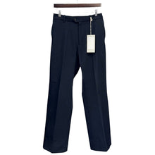 Lade das Bild in den Galerie-Viewer, MARKAWARE マーカウェア 24SS FLAT FRONT FLARED TROUSERS ORGANIC COTTON SURVIVAL CLOTH フレアスラックスパンツ 2 ネイビー A24A-04PT02C 15598