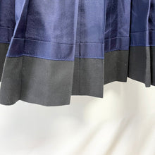 Lade das Bild in den Galerie-Viewer, robe de chambre COMME des GARCONS ローブドシャンブルコムデギャルソン 2トーンシルクコットンプリーツイージースカート AD2000