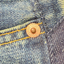 Load image into Gallery viewer, JUNYA WATANABE ジュンヤワタナベ 06AW スタッズデザイン再構築デニムミニスカート JR-S095 14214