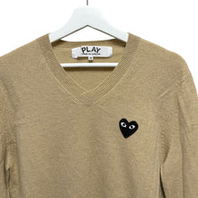 画像をギャラリービューアに読み込む, PLAY COMME des GARCONS プレイコムデギャルソン ハートワッペンVネックニット AD2018 AZ-N018 14100