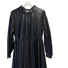 Load image into Gallery viewer, ha | za | ma ハザマ 20AW フェイクレザー経年真価のワンピース 14163