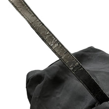 이미지를 갤러리 뷰어에 로드 , COMME des GARCONS コムデギャルソン 13AW ポリエステル縮絨加工変形デザインショートパンツ GL-P078