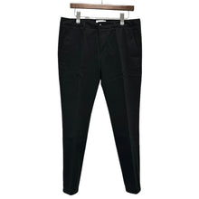 Load image into Gallery viewer, AMI PARIS AMI Alexandre Mattiussi アミアレクサンドルマテュッシ アミパリ コットンスリムチノパンツ HTR619.291