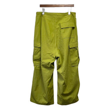 Lade das Bild in den Galerie-Viewer, cale カル 22AW コットンギャバジンワイドカーゴパンツ C223F05P01