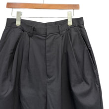Load image into Gallery viewer, Dulcamara ドゥルカマラ 2タックウールショートパンツ 13950