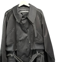 Load image into Gallery viewer, S'YTE by yohji yamamoto サイト ヨウジヤマモト PE/COTTON TWILL "SUKAJAN" TRENCH COAT スカジャントレンチコート UU-C08-012 14243