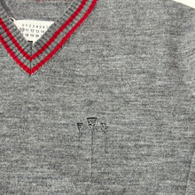画像をギャラリービューアに読み込む, Maison Margiela メゾンマルジェラ ダメージ加工Vネックニット S30HB0238 14260