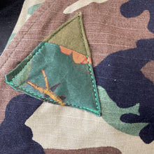 Lade das Bild in den Galerie-Viewer, Atelier & Repairs × ZIRAN シルクパッチワーク迷彩カーゴパンツ
