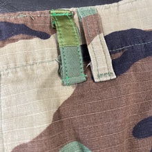 Lade das Bild in den Galerie-Viewer, Atelier & Repairs × ZIRAN シルクパッチワーク迷彩カーゴパンツ