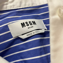 Load image into Gallery viewer, MSGM エムエスジーエム フロントギャザーブザムストライプスタンドカラーシャツ