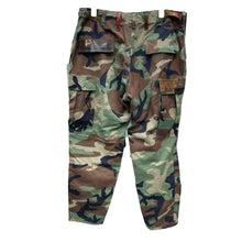 Lade das Bild in den Galerie-Viewer, Atelier & Repairs × ZIRAN シルクパッチワーク迷彩カーゴパンツ