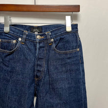 Lade das Bild in den Galerie-Viewer, A.P.C. アーペーセー 赤耳 デニムパンツ MADE IN JAPAN 日本製
